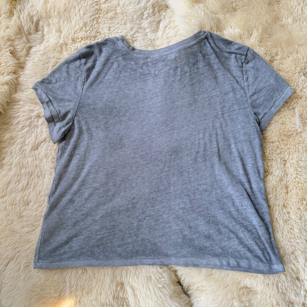 Abercrombie & Fitch Gray T-shirt Medium - Picture 3 of 8